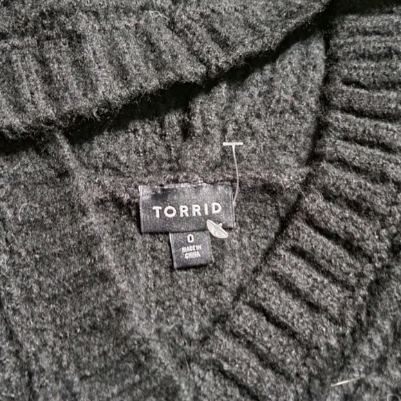 NWOT Torrid Raglan Hooded Sweater - Picture 5 of 7